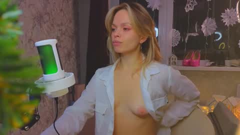 Hi there i am Eva and i wish create a nice community with you so join my Ticket Show for more pleasure online show from 12/22/25, 01:30