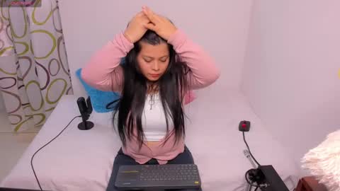 Estefania online show from 12/19/24, 11:25