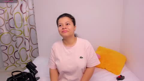 Estefania online show from 12/31/24, 02:14