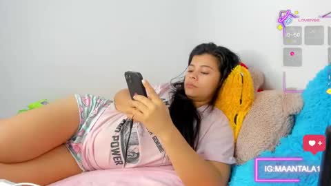 Estefania online show from 10/19/25, 04:40