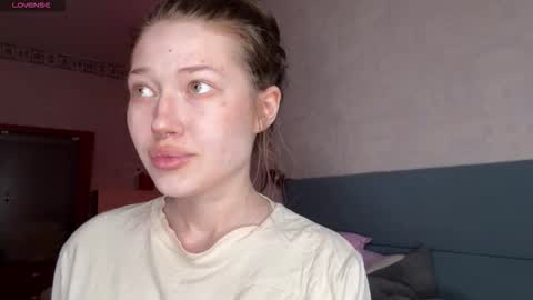 eva varnerr online show from 03/25/26, 10:49