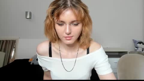 Snapshot of eva_vv chatting on 06/15/26, 06:26 Eva online show from 06/15/26, 06:26