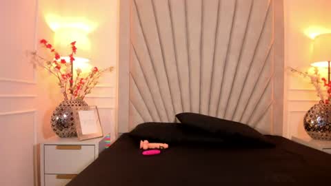 Eva  online show from 06/12/26, 12:15
