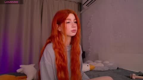 Snapshot of evaa_moonn_ chatting on 12/04/24, 06:00 Eva online show from 12/04/24, 06:00