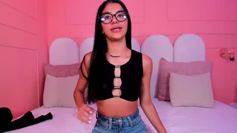 Snapshot of evaa_rose_ chatting on 02/21/25, 11:55 Eva online show from 02/21/25, 11:55