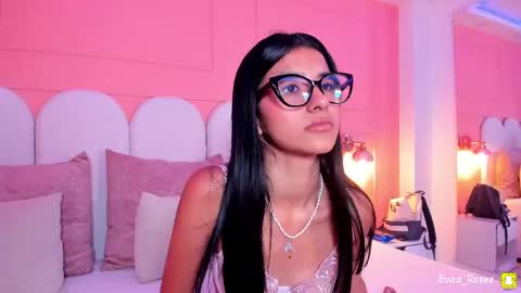 Snapshot of evaa_rose_ chatting on 03/03/25, 11:44 Eva online show from 03/03/25, 11:44