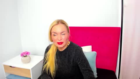 Snapshot of evaalone chatting on 12/09/24, 08:55 EvaAlone online show from 12/09/24, 08:55