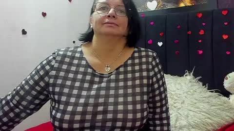Snapshot of evaaross chatting on 05/18/26, 03:51 Eva online show from 05/18/26, 03:51