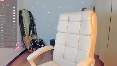 Snapshot of evacadooo chatting on 12/13/24, 05:38 Eva online show from 12/13/24, 05:38