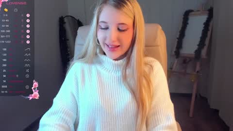 Snapshot of evacadooo chatting on 12/15/24, 02:41 Eva online show from 12/15/24, 02:41