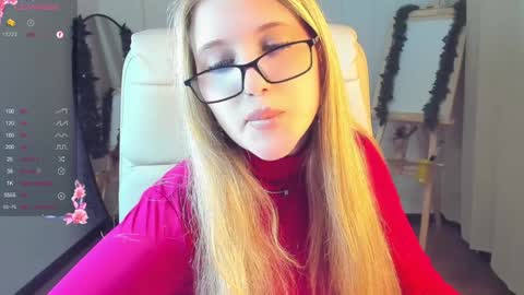 Snapshot of evacadooo chatting on 12/21/24, 05:47 Eva online show from 12/21/24, 05:47