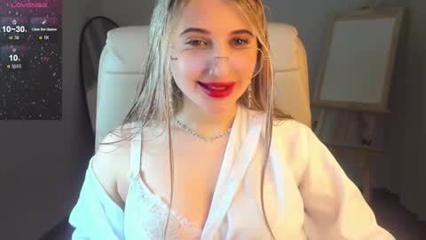 Snapshot of evacadooo chatting on 01/08/25, 05:27 Eva online show from 01/08/25, 05:27