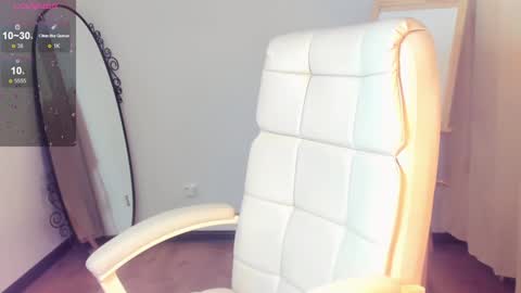 Snapshot of evacadooo chatting on 01/11/25, 05:41 Eva online show from 01/11/25, 05:41