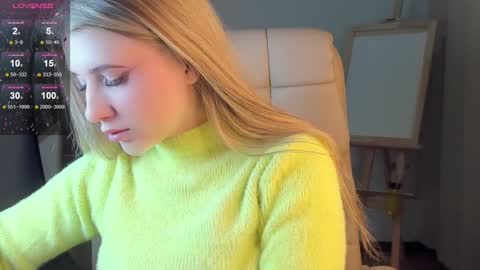 Snapshot of evacadooo chatting on 01/16/25, 02:30 Eva online show from 01/16/25, 02:30