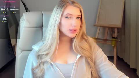 Snapshot of evacadooo chatting on 01/19/25, 02:47 Eva online show from 01/19/25, 02:47