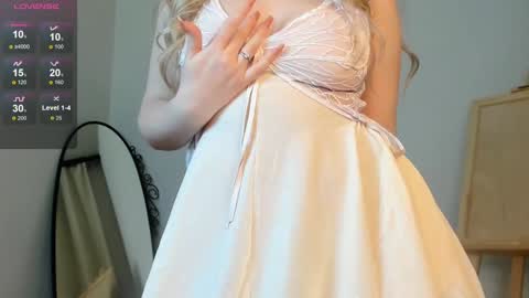 Snapshot of evacadooo chatting on 01/19/25, 05:48 Eva online show from 01/19/25, 05:48