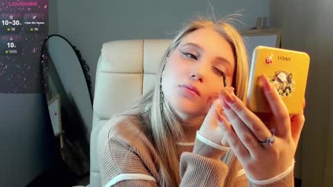 Snapshot of evacadooo chatting on 01/24/25, 02:07 Eva online show from 01/24/25, 02:07