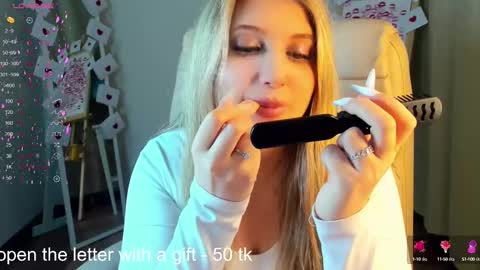 Snapshot of evacadooo chatting on 02/18/25, 02:49 Eva online show from 02/18/25, 02:49