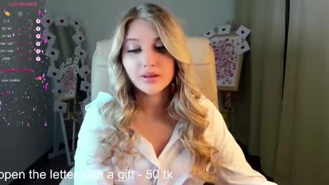 Snapshot of evacadooo chatting on 02/18/25, 05:53 Eva online show from 02/18/25, 05:53