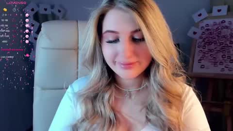 Snapshot of evacadooo chatting on 02/24/25, 05:22 Eva online show from 02/24/25, 05:22