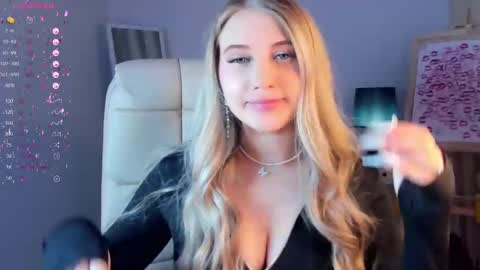 Snapshot of evacadooo chatting on 02/25/25, 02:36 Eva online show from 02/25/25, 02:36