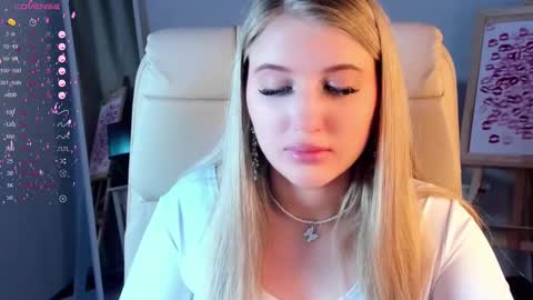 Snapshot of evacadooo chatting on 02/28/25, 05:48 Eva online show from 02/28/25, 05:48