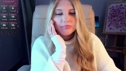 Snapshot of evacadooo chatting on 03/11/25, 02:10 Eva online show from 03/11/25, 02:10