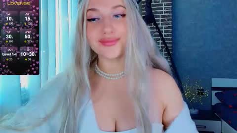 Snapshot of evacadooo chatting on 11/01/25, 07:43 Eva online show from 11/01/25, 07:43