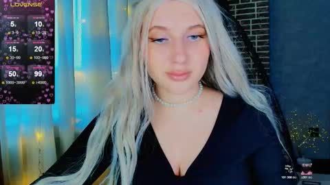 Snapshot of evacadooo chatting on 11/12/25, 05:19 Eva online show from 11/12/25, 05:19