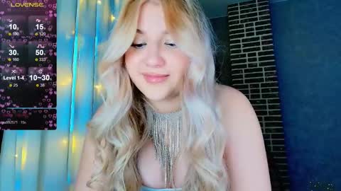 Snapshot of evacadooo chatting on 12/04/25, 04:33 Eva online show from 12/04/25, 04:33