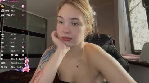 evacarter1 online show from 10/19/25, 08:04