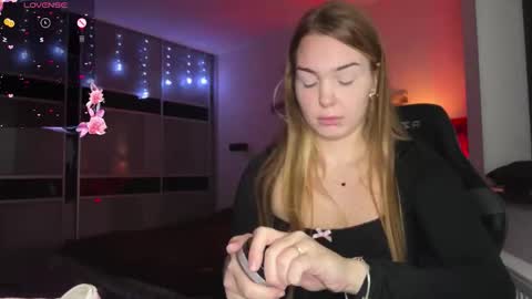 evacarter1 online show from 11/16/25, 12:33