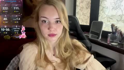 evacarter1 online show from 04/22/26, 11:01