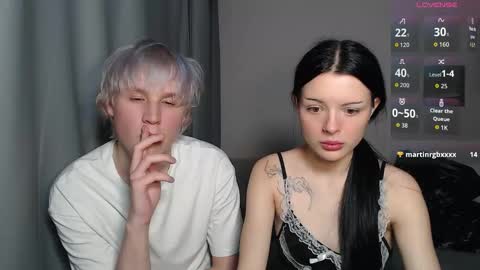 Snapshot of evacris chatting on 10/17/25, 11:29 evacris online show from 10/17/25, 11:29