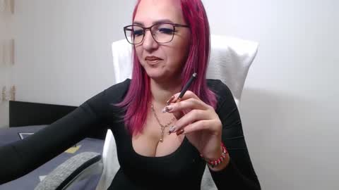 EvadesireONE online show from 11/09/25, 08:56