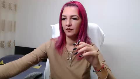 EvadesireONE online show from 11/21/25, 07:51