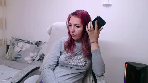 EvadesireONE online show from 04/13/26, 07:19