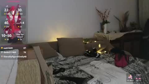 Eva online show from 10/31/25, 02:51