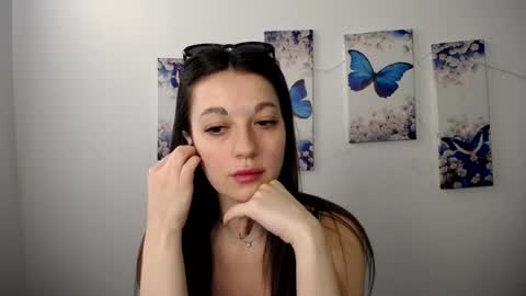 Snapshot of evaeldis chatting on 06/13/26, 02:59 Eva online show from 06/13/26, 02:59