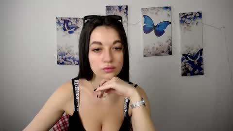 Snapshot of evaeldis chatting on 06/15/26, 12:07 Eva online show from 06/15/26, 12:07