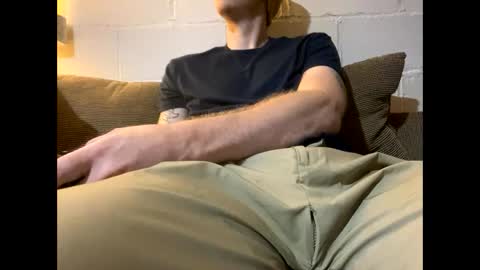 Snapshot of evageniex chatting on 09/18/25, 02:30 evageniex online show from 09/18/25, 02:30