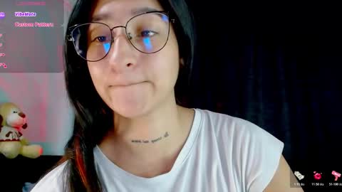 Evah Lee online show from 10/23/25, 01:38