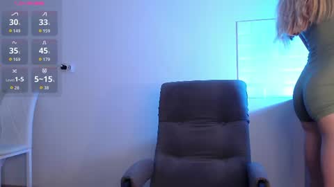 Snapshot of evahailey_ chatting on 06/19/26, 05:01 Eva online show from 06/19/26, 05:01