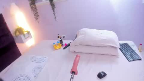 evahalston online show from 09/10/25, 12:10