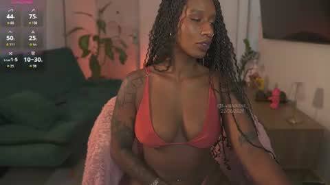 evajacksss_ online show from 06/22/26, 07:55