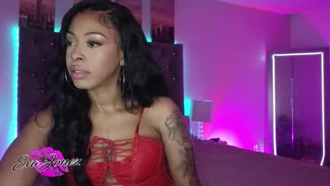 Eva online show from 12/19/25, 08:21