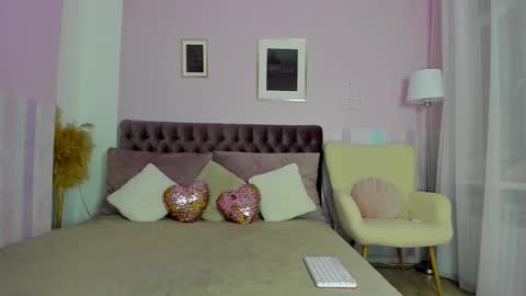 Eva online show from 10/10/25, 03:16