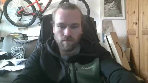 Han online show from 04/24/26, 11:56