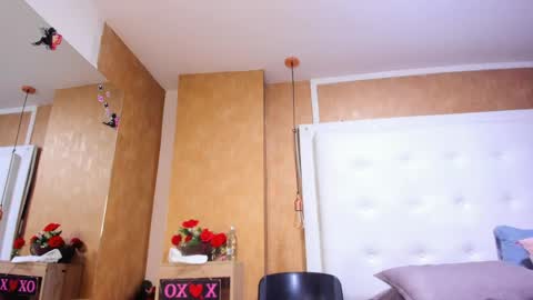 evamilf24 online show from 06/02/26, 12:51