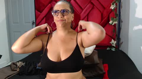 Snapshot of evamills1 chatting on 12/30/24, 09:08 Eva Mills online show from 12/30/24, 09:08